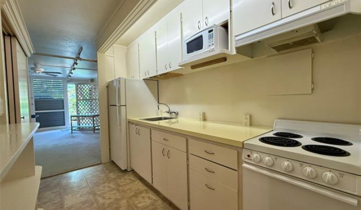 1700 Makiki Street,Honolulu,Hawaii,96822,1 Bedroom Bedrooms,1 BathroomBathrooms,Condo/Townhouse,Makiki,1,18348034