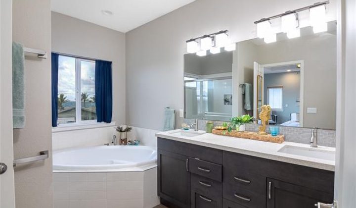 45-075 Waikalua Road,Kaneohe,Hawaii,96744,3 Bedrooms Bedrooms,3 BathroomsBathrooms,Single family,Waikalua,18348076