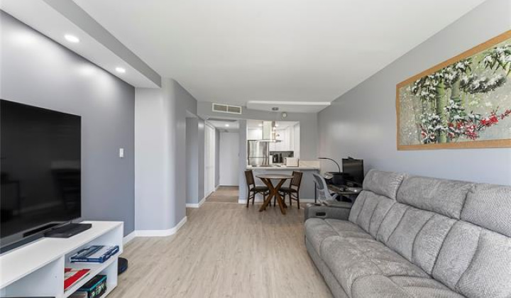 440 Seaside Avenue,Honolulu,Hawaii,96815,2 ベッドルーム ベッドルーム,1 バスルームバスルーム,コンド / タウンハウス,Seaside,3,19510356
