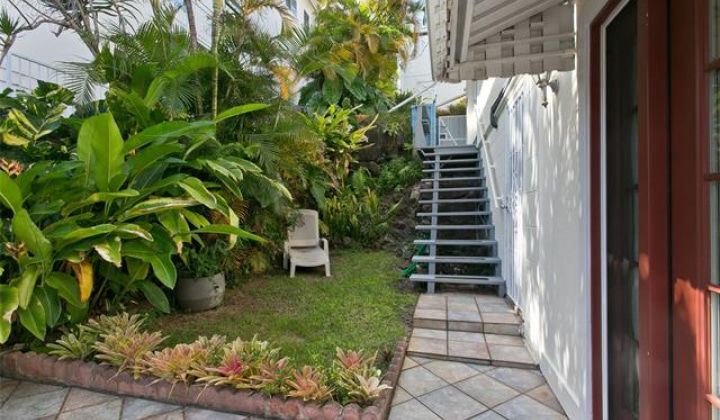 1925 St Louis Drive,Honolulu,Hawaii,96816,5 ベッドルーム ベッドルーム,3 バスルームバスルーム,一戸建て,St Louis,18800339