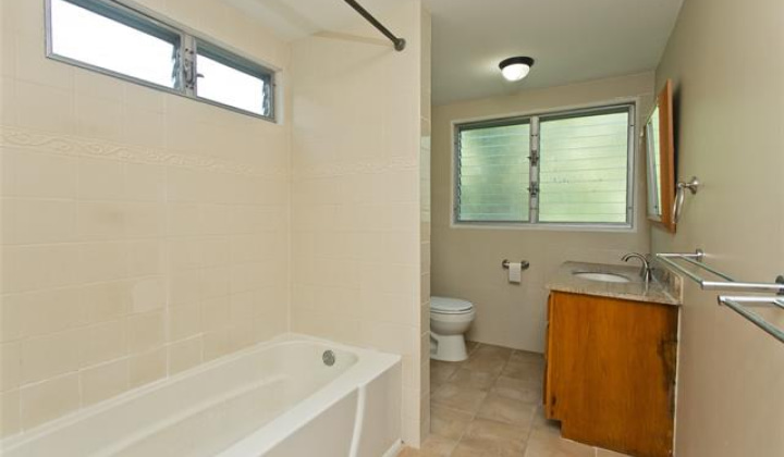 1925 St Louis Drive,Honolulu,Hawaii,96816,5 ベッドルーム ベッドルーム,3 バスルームバスルーム,一戸建て,St Louis,18800339