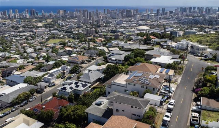 1925 St Louis Drive,Honolulu,Hawaii,96816,5 ベッドルーム ベッドルーム,3 バスルームバスルーム,一戸建て,St Louis,18800339