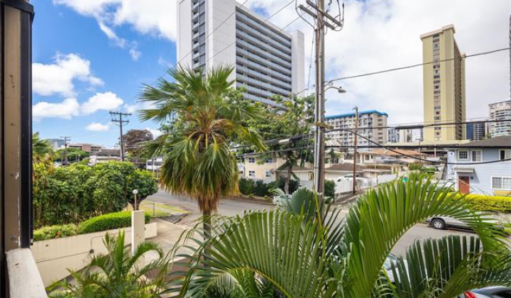 1571 Piikoi Street,Honolulu,Hawaii,96822,2 Bedrooms Bedrooms,1 BathroomBathrooms,Condo/Townhouse,Piikoi,1,18349200