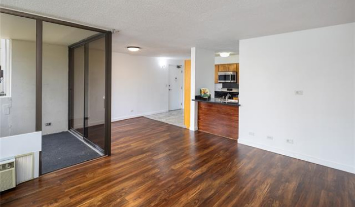 1571 Piikoi Street,Honolulu,Hawaii,96822,2 Bedrooms Bedrooms,1 BathroomBathrooms,Condo/Townhouse,Piikoi,1,18349200