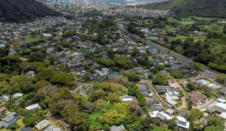 3224 Pelekane Drive,Honolulu,Hawaii,96817,Single family,Pelekane,18360895