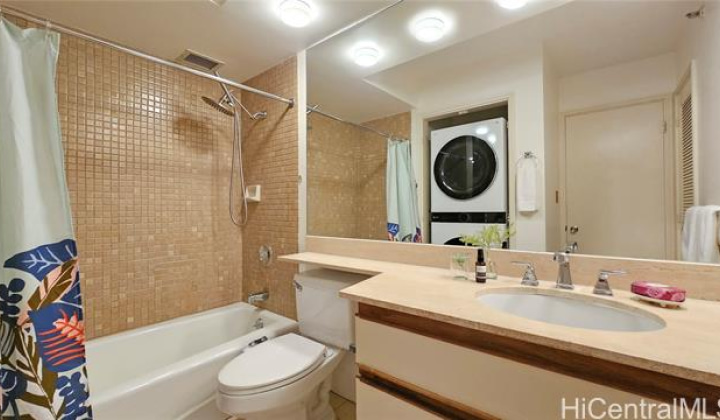 1221 Victoria Street,Honolulu,Hawaii,96814,2 Bedrooms Bedrooms,2 BathroomsBathrooms,Condo/Townhouse,Victoria,17,18361269