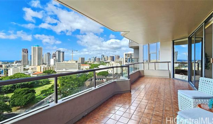 1221 Victoria Street,Honolulu,Hawaii,96814,2 Bedrooms Bedrooms,2 BathroomsBathrooms,Condo/Townhouse,Victoria,17,18361269