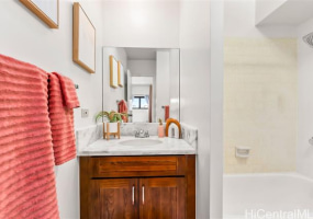 1571 Piikoi Street,Honolulu,Hawaii,96822,2 Bedrooms Bedrooms,1 BathroomBathrooms,Condo/Townhouse,Piikoi,18,18361838