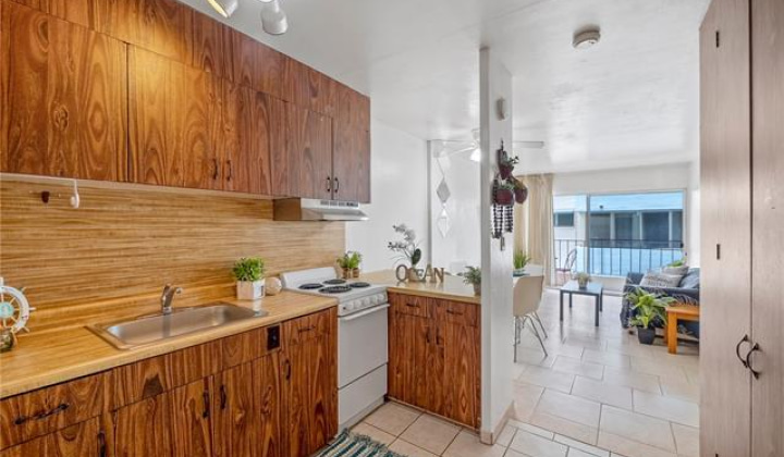 222 Kaiulani Avenue,Honolulu,Hawaii,96815,2 ベッドルーム ベッドルーム,1 バスルームバスルーム,コンド / タウンハウス,Kaiulani,4,19513265