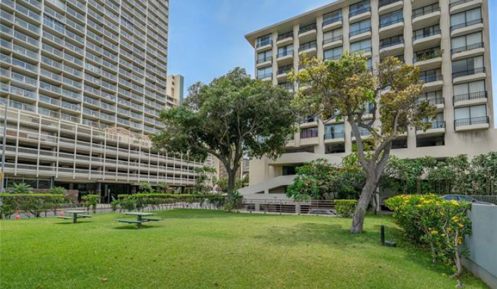 440 Seaside Avenue,Honolulu,Hawaii,96815,1 Bedroom Bedrooms,1 BathroomBathrooms,Condo/Townhouse,Seaside,9,18805426