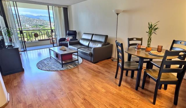 440 Seaside Avenue,Honolulu,Hawaii,96815,1 Bedroom Bedrooms,1 BathroomBathrooms,Condo/Townhouse,Seaside,9,18805426