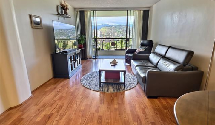 440 Seaside Avenue,Honolulu,Hawaii,96815,1 Bedroom Bedrooms,1 BathroomBathrooms,Condo/Townhouse,Seaside,9,18805426