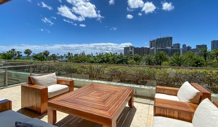 223 Saratoga Road,Honolulu,Hawaii,96815,1 Bedroom Bedrooms,2 BathroomsBathrooms,Condo/Townhouse,Saratoga,30,18364197