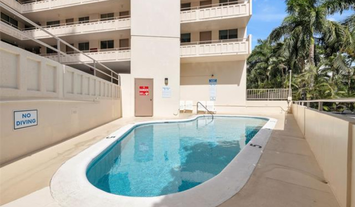 1000 Auahi Street,Honolulu,Hawaii,96814,1 BathroomBathrooms,Condo/Townhouse,Auahi,38,17921064