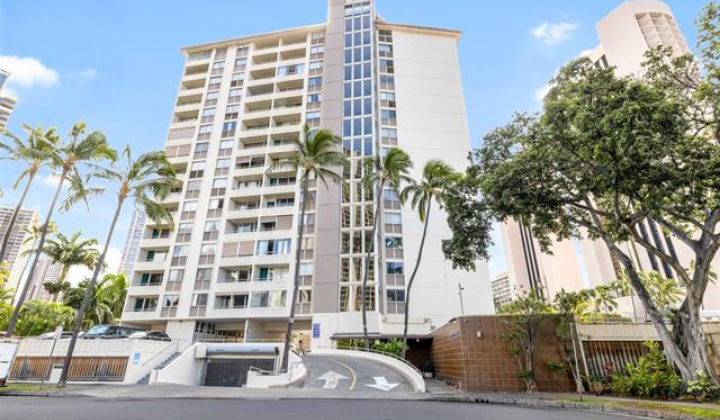 1000 Auahi Street,Honolulu,Hawaii,96814,1 BathroomBathrooms,Condo/Townhouse,Auahi,38,17921064