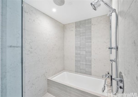 1100 Ala Moana Boulevard,Honolulu,Hawaii,96814,2 Bedrooms Bedrooms,2 BathroomsBathrooms,Condo/Townhouse,Ala Moana,14,18364717