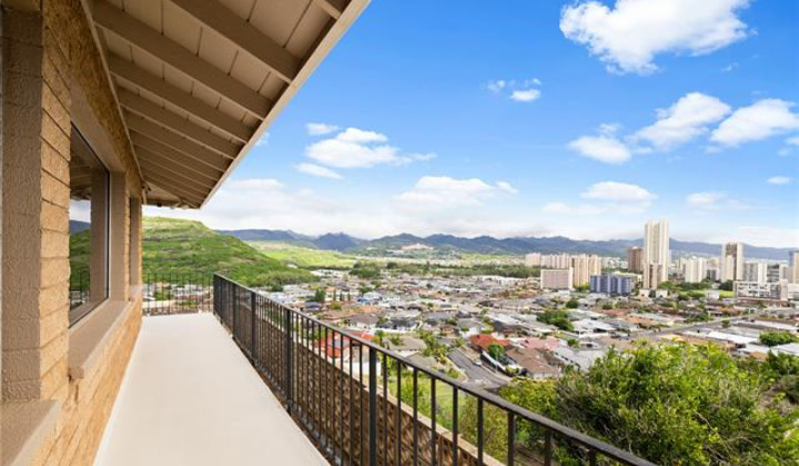 941 Aliamanu Place,Honolulu,Hawaii,96818,4 ベッドルーム ベッドルーム,4 バスルームバスルーム,一戸建て,Aliamanu,18364754