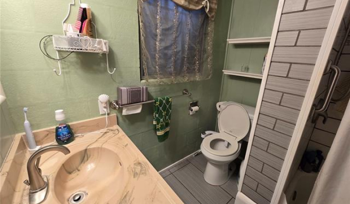 1842 Mahana Street,Honolulu,Hawaii,96816,6 Bedrooms Bedrooms,2 BathroomsBathrooms,Single family,Mahana,19516985