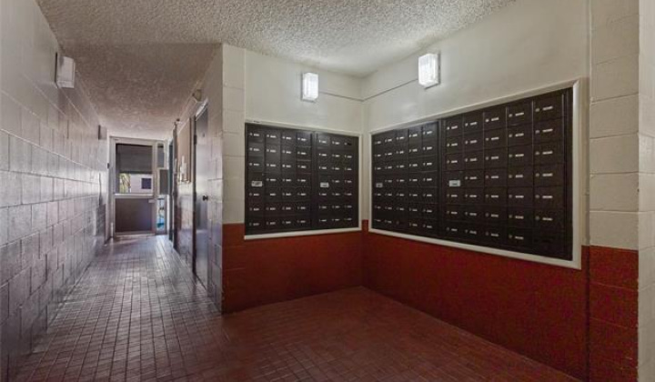 1260 Richard Lane,Honolulu,Hawaii,96819,2 ベッドルーム ベッドルーム,1 バスルームバスルーム,コンド / タウンハウス,Richard,6,19517455
