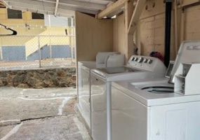 1542 Meyers Street,Honolulu,Hawaii,96819,9 ベッドルーム ベッドルーム,3 バスルームバスルーム,一戸建て,Meyers,18365797