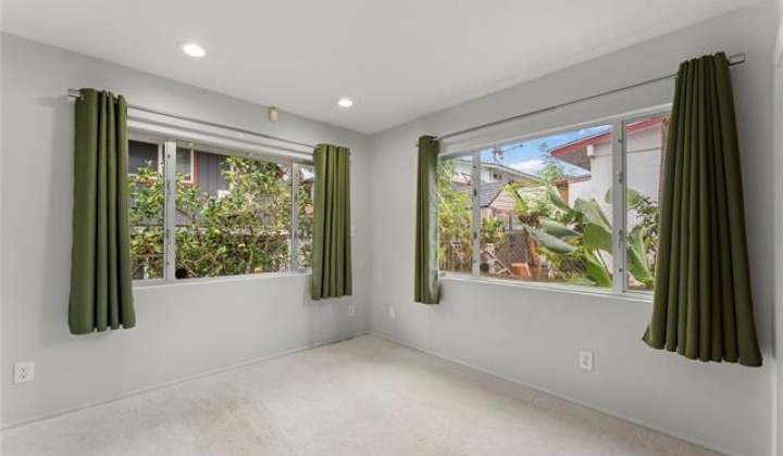 1576 Kamohoalii Street,Honolulu,Hawaii,96819,3 ベッドルーム ベッドルーム,2 バスルームバスルーム,一戸建て,Kamohoalii,18365815