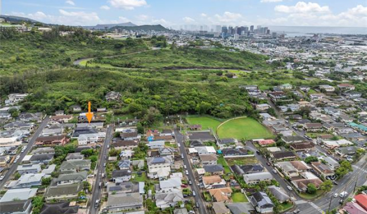 1576 Kamohoalii Street,Honolulu,Hawaii,96819,3 ベッドルーム ベッドルーム,2 バスルームバスルーム,一戸建て,Kamohoalii,18365815