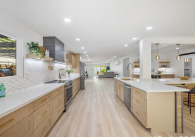 7112 Naakea Street,Honolulu,Hawaii,96825,4 Bedrooms Bedrooms,3 BathroomsBathrooms,Single family,Naakea,18367431