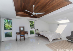 1045 Kapunapuna Way,Honolulu,Hawaii,96825,4 Bedrooms Bedrooms,3 BathroomsBathrooms,Single family,Kapunapuna,18367744