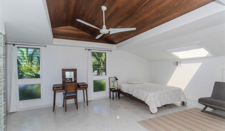 1045 Kapunapuna Way,Honolulu,Hawaii,96825,4 Bedrooms Bedrooms,3 BathroomsBathrooms,Single family,Kapunapuna,18367744