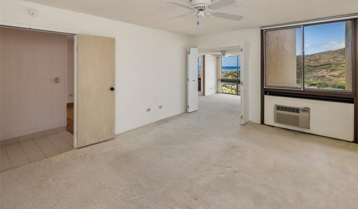 521 Hahaione Street,Honolulu,Hawaii,96825,2 ベッドルーム ベッドルーム,2 バスルームバスルーム,コンド / タウンハウス,Hahaione,18,19519768