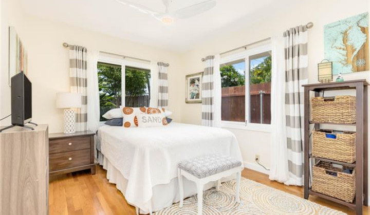 811 Maluniu Avenue,Kailua,Hawaii,96734,2 ベッドルーム ベッドルーム,1 バスルームバスルーム,一戸建て,Maluniu,19520317