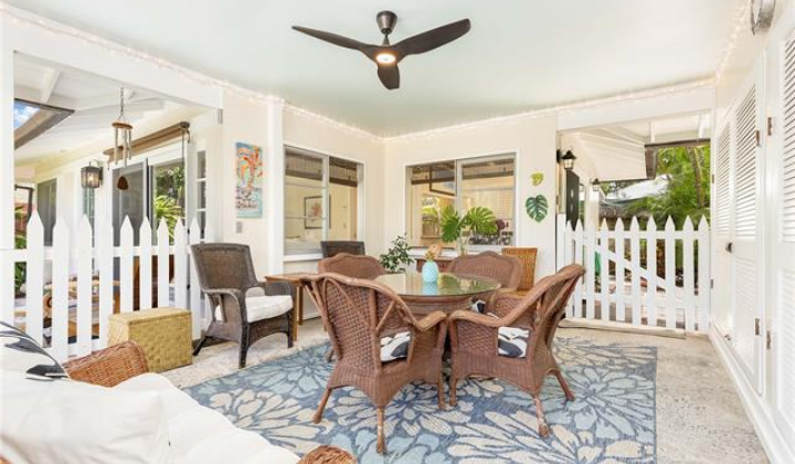 811 Maluniu Avenue,Kailua,Hawaii,96734,2 ベッドルーム ベッドルーム,1 バスルームバスルーム,一戸建て,Maluniu,19520317