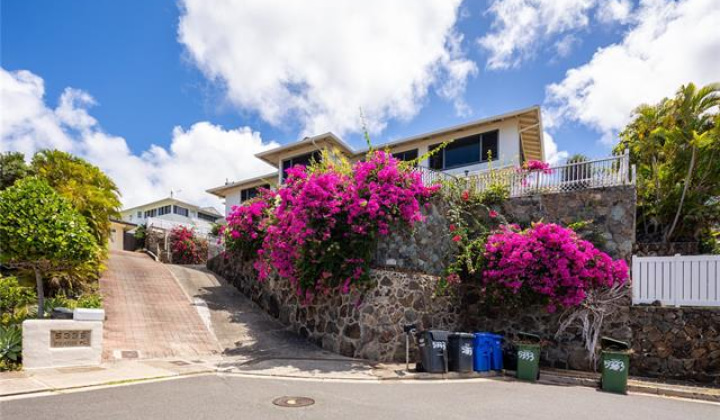 5333 Puahia Place,Honolulu,Hawaii,96821,5 ベッドルーム ベッドルーム,4 バスルームバスルーム,一戸建て,Puahia,18812454