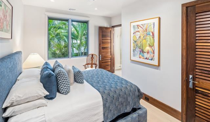 41-471 Kalanianaole Highway,Waimanalo,Hawaii,96795,10 Bedrooms Bedrooms,8 BathroomsBathrooms,Single family,Kalanianaole,18368976