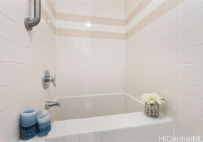 2440 Kuhio Avenue,Honolulu,Hawaii,96815,1 ベッドルーム ベッドルーム,1 バスルームバスルーム,コンド / タウンハウス,Kuhio,11,18370232