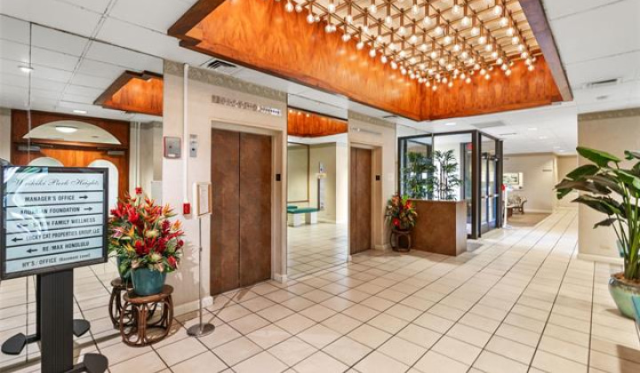 2440 Kuhio Avenue,Honolulu,Hawaii,96815,1 ベッドルーム ベッドルーム,1 バスルームバスルーム,コンド / タウンハウス,Kuhio,11,18370232