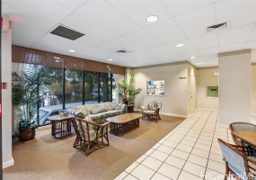 2440 Kuhio Avenue,Honolulu,Hawaii,96815,1 ベッドルーム ベッドルーム,1 バスルームバスルーム,コンド / タウンハウス,Kuhio,11,18370232