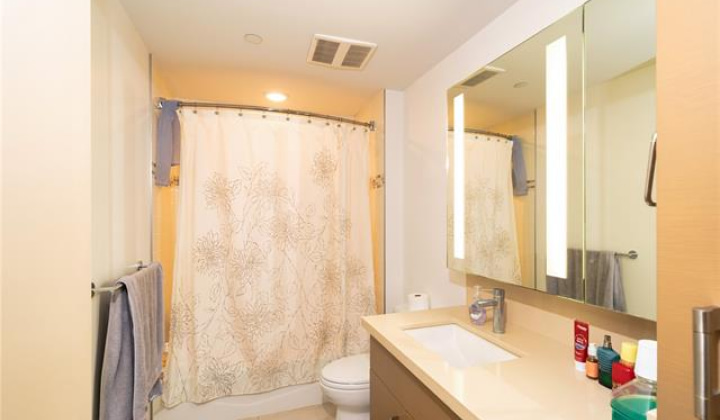 555 South Street,Honolulu,Hawaii,96813,2 Bedrooms Bedrooms,2 BathroomsBathrooms,Condo/Townhouse,South,40,18370686
