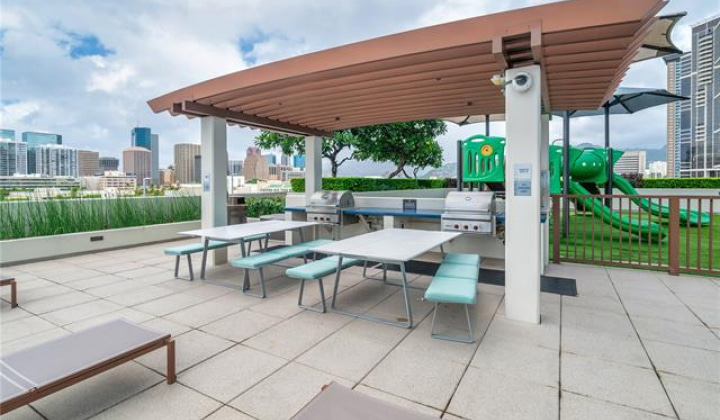 555 South Street,Honolulu,Hawaii,96813,2 Bedrooms Bedrooms,2 BathroomsBathrooms,Condo/Townhouse,South,40,18370686