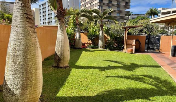 1121 Ala Napunani Street,Honolulu,Hawaii,96818,2 ベッドルーム ベッドルーム,1 バスルームバスルーム,コンド / タウンハウス,Ala Napunani,5,18370870