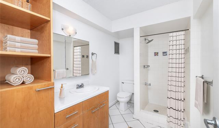 1550 Wilder Avenue,Honolulu,Hawaii,96822,1 BathroomBathrooms,Condo/Townhouse,Wilder,8,18370881