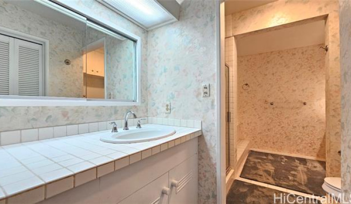 104 Waialeale Street,Honolulu,Hawaii,96825,3 Bedrooms Bedrooms,2 BathroomsBathrooms,Single family,Waialeale,18371243