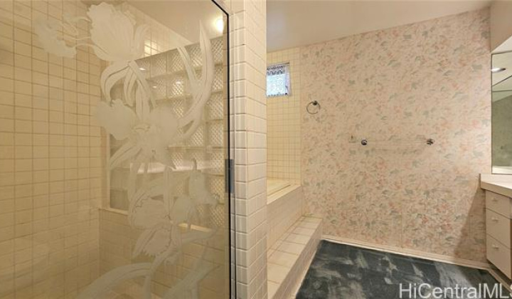 104 Waialeale Street,Honolulu,Hawaii,96825,3 Bedrooms Bedrooms,2 BathroomsBathrooms,Single family,Waialeale,18371243