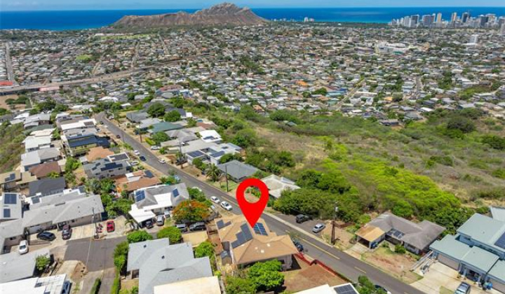 1703 Paula Drive,Honolulu,Hawaii,96816,5 ベッドルーム ベッドルーム,3 バスルームバスルーム,一戸建て,Paula,18815398