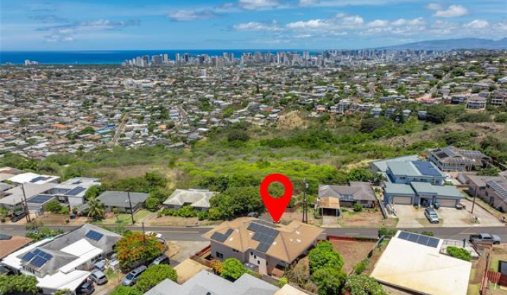 1703 Paula Drive,Honolulu,Hawaii,96816,5 ベッドルーム ベッドルーム,3 バスルームバスルーム,一戸建て,Paula,18815398