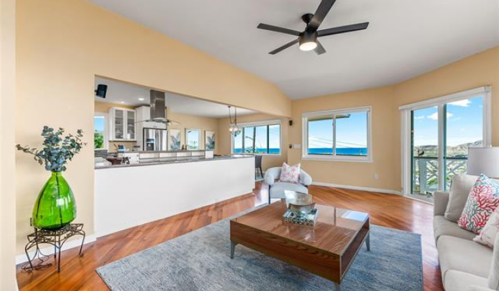 1703 Paula Drive,Honolulu,Hawaii,96816,5 ベッドルーム ベッドルーム,3 バスルームバスルーム,一戸建て,Paula,18815398