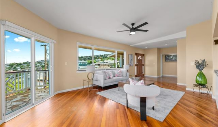 1703 Paula Drive,Honolulu,Hawaii,96816,5 ベッドルーム ベッドルーム,3 バスルームバスルーム,一戸建て,Paula,18815398