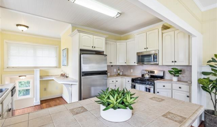 1724 Lewalani Drive,Honolulu,Hawaii,96822,4 Bedrooms Bedrooms,3 BathroomsBathrooms,Single family,Lewalani,18372264