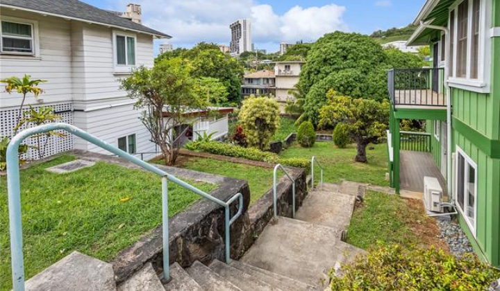 1724 Lewalani Drive,Honolulu,Hawaii,96822,4 Bedrooms Bedrooms,3 BathroomsBathrooms,Single family,Lewalani,18372264