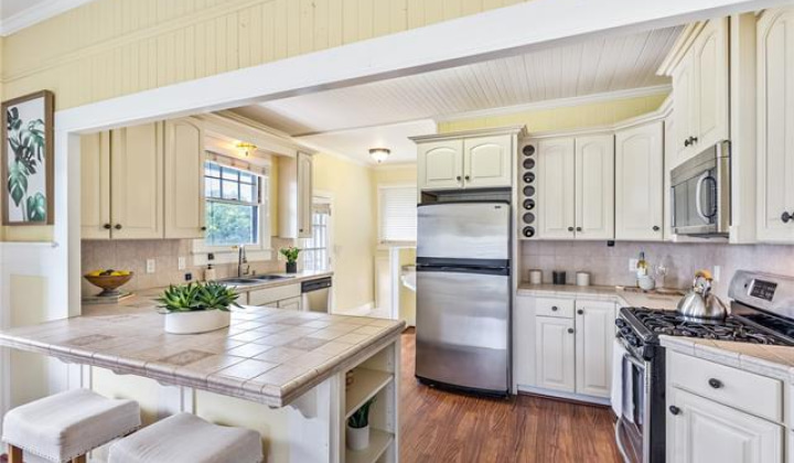 1724 Lewalani Drive,Honolulu,Hawaii,96822,4 Bedrooms Bedrooms,3 BathroomsBathrooms,Single family,Lewalani,18372264